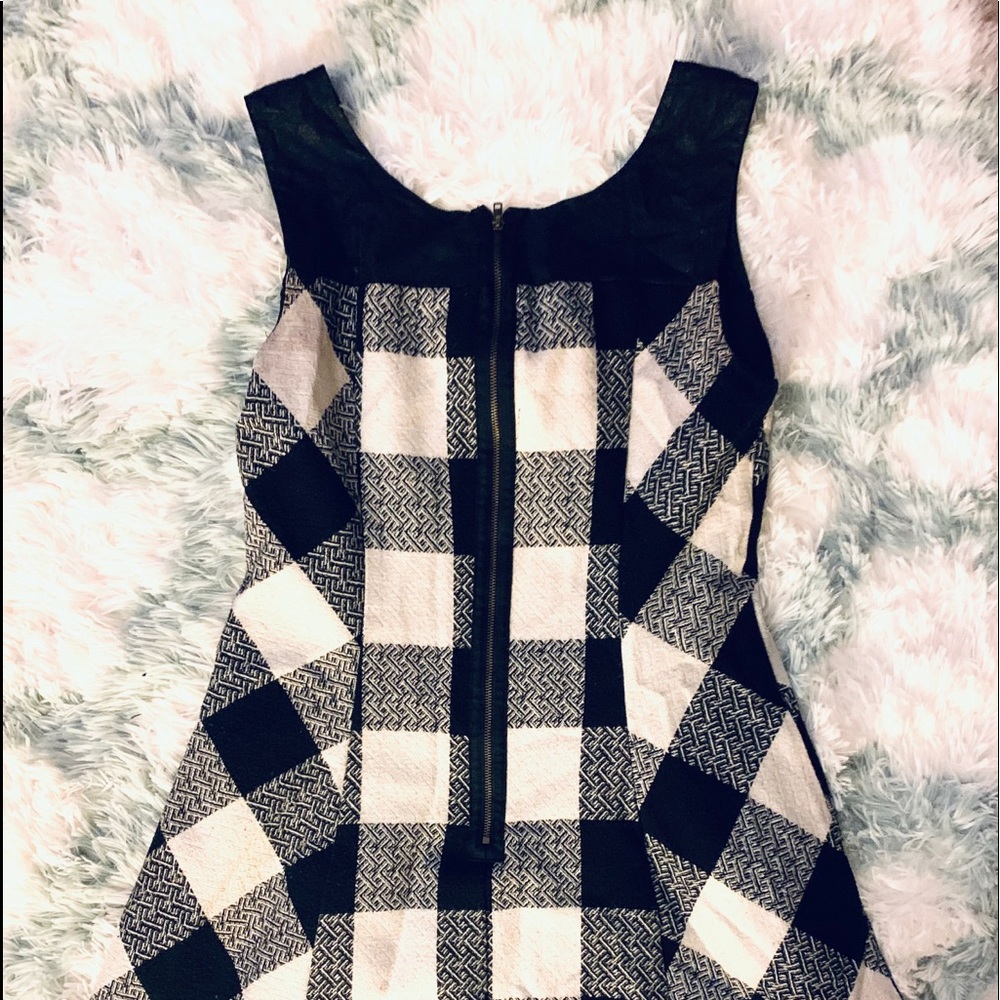 Boutique sleeveless tweed dress!